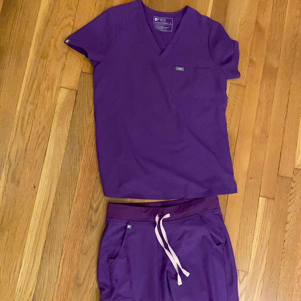 Purple Figs set small Catarina top and small petite joggers